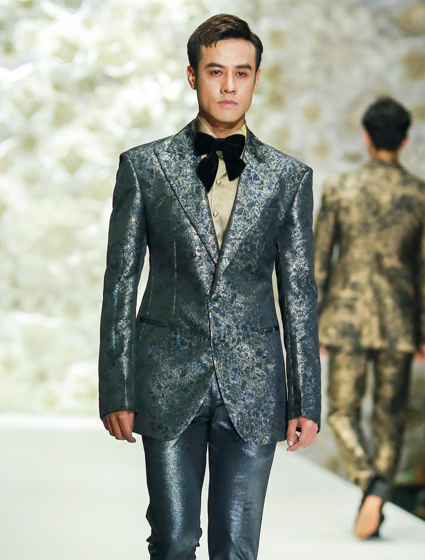 ÁO JACKET GẤM HỌA TIẾT XANH VÀ VÀNG