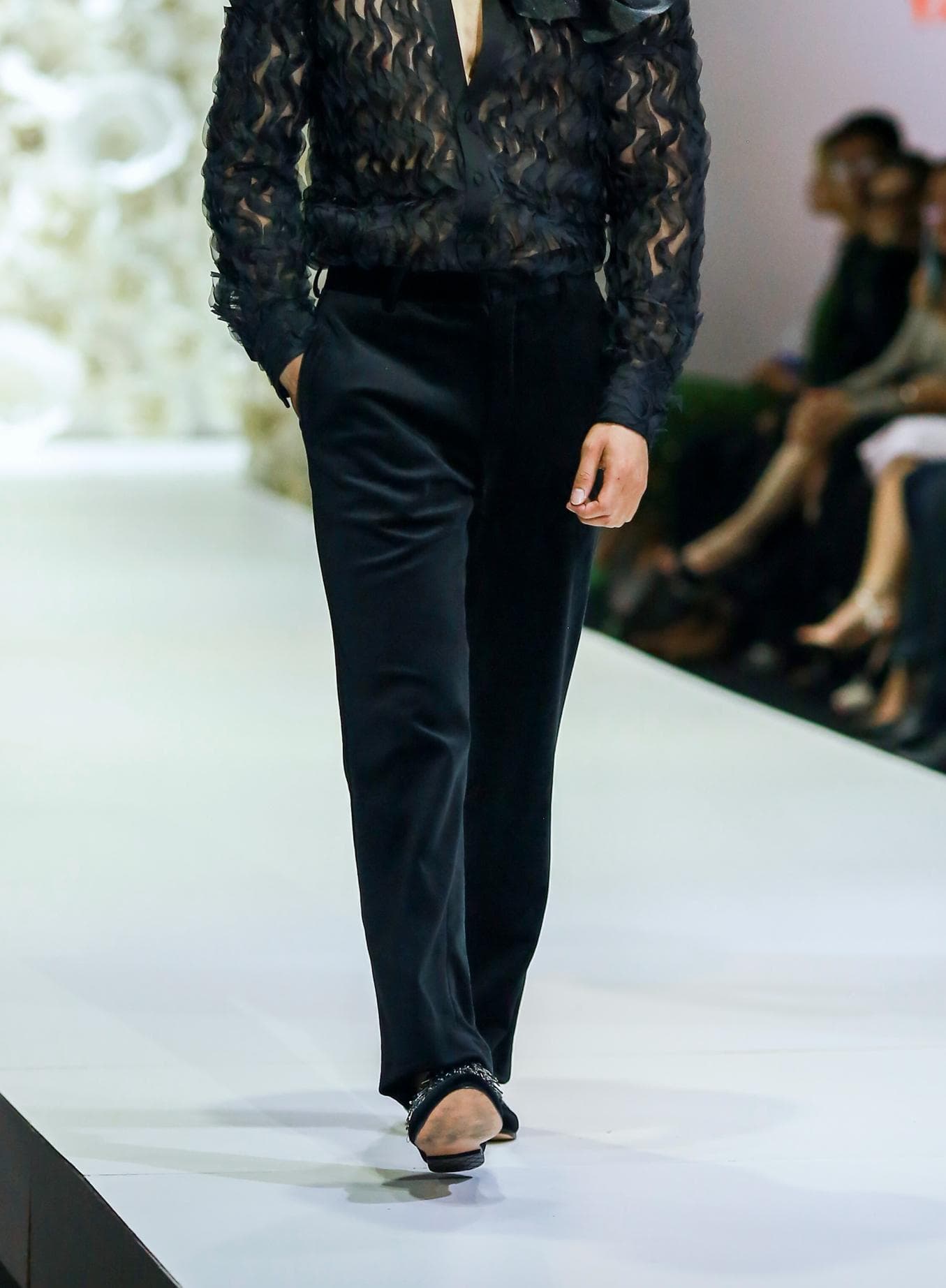 QUẦN NHUNG ĐEN SANG TRỌNG