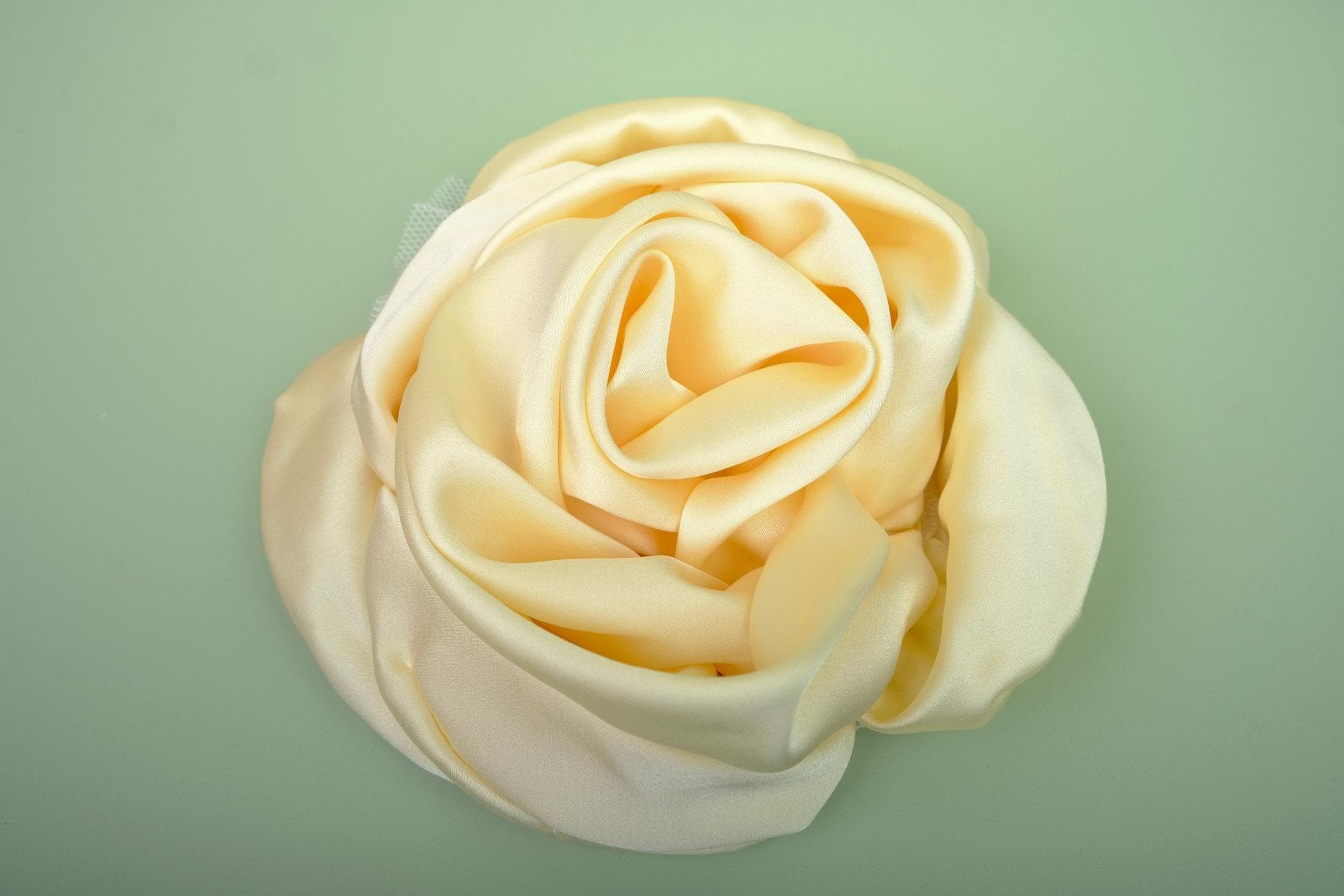 Cream Silk Blend Rose Blossoms