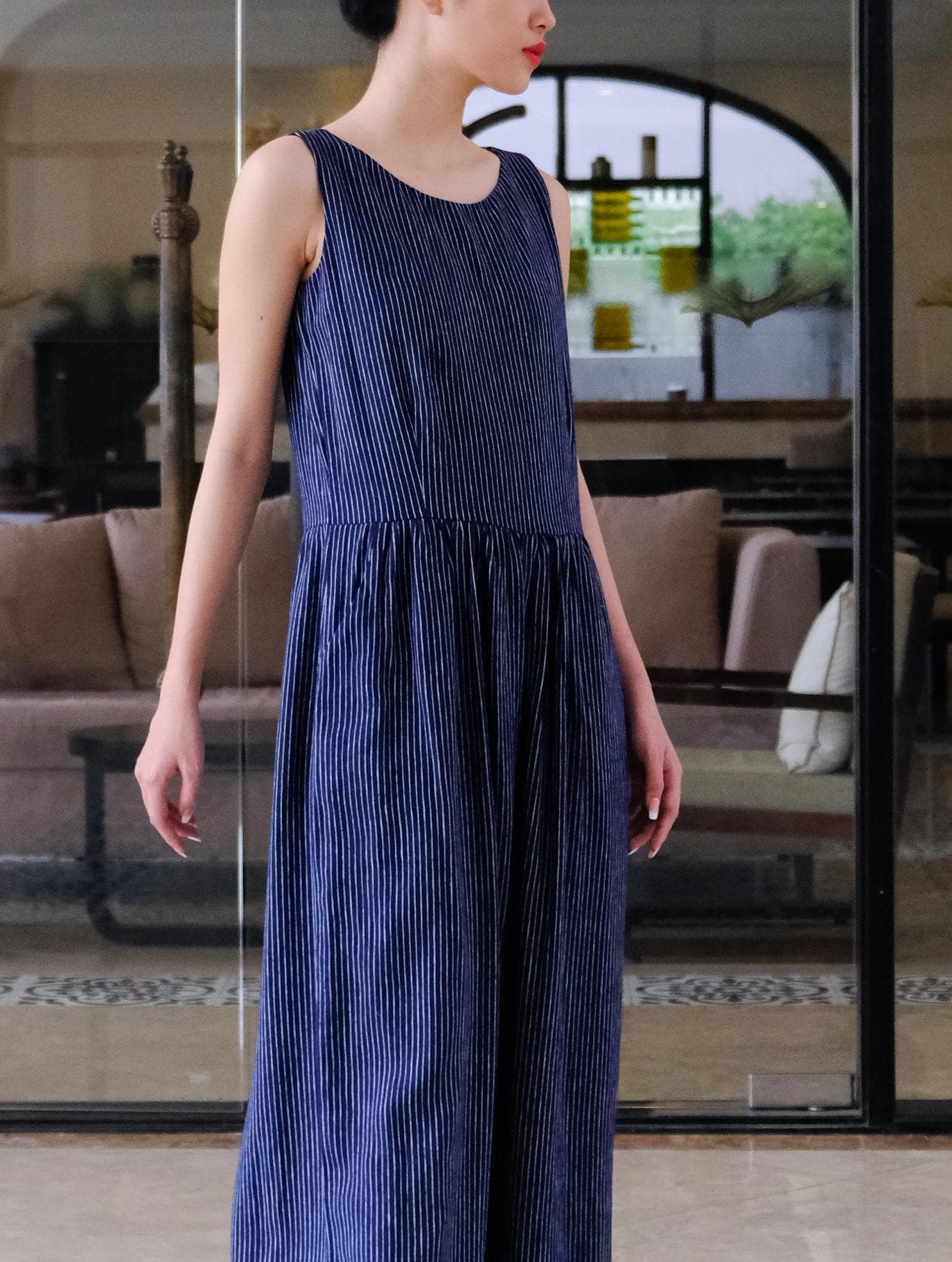 SLEEVELESS LINEN JUMPSUIT
