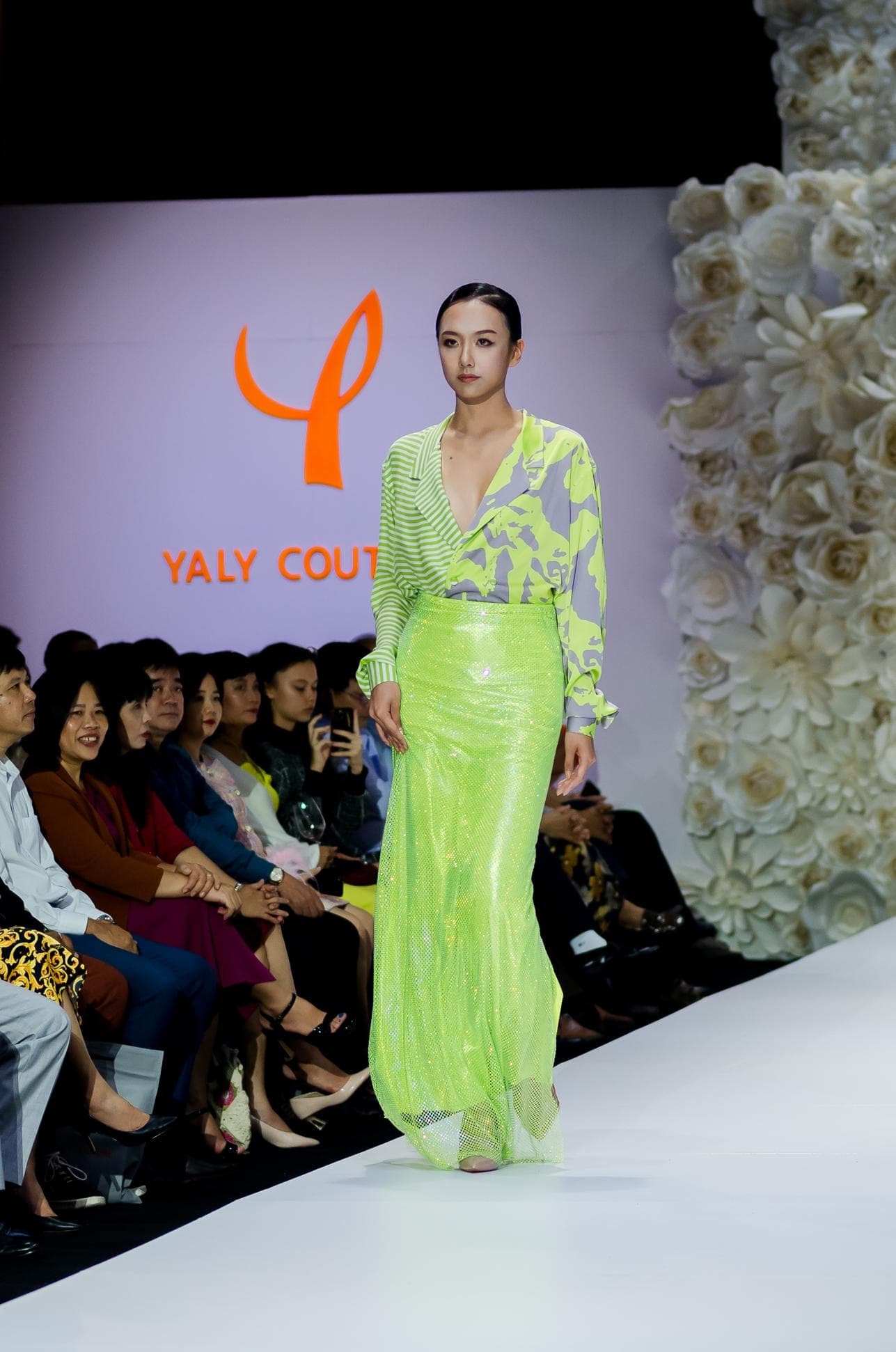 ÁO LỤA XANH PHỐI HỌA TIẾT