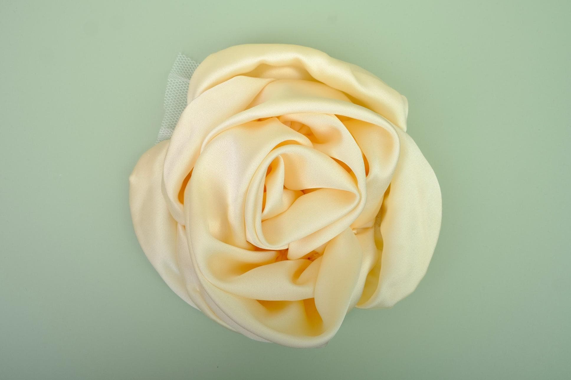 Cream Silk Blend Rose Blossoms