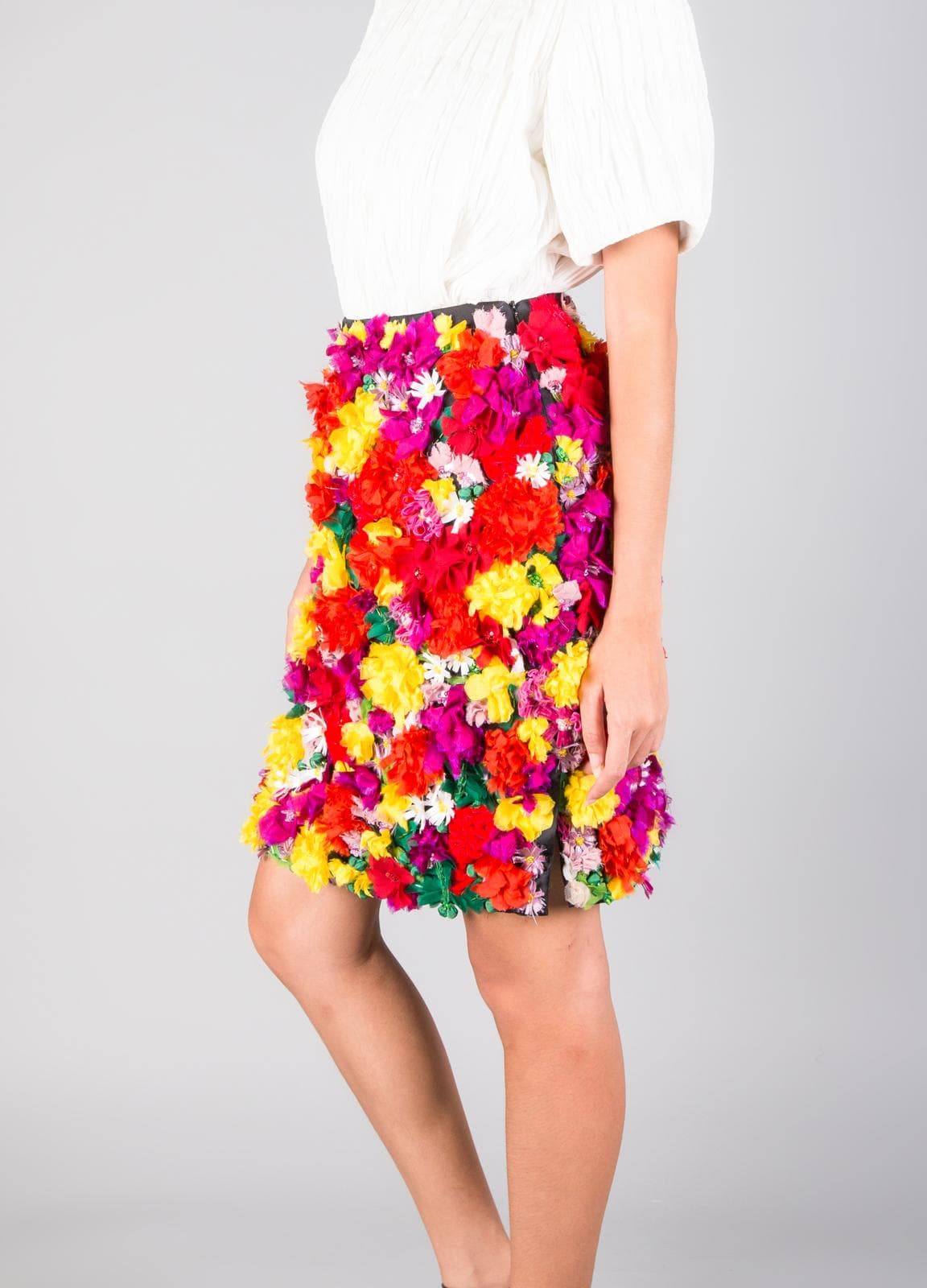 COLORFUL FLOWER EMBELLISHED SKIRT