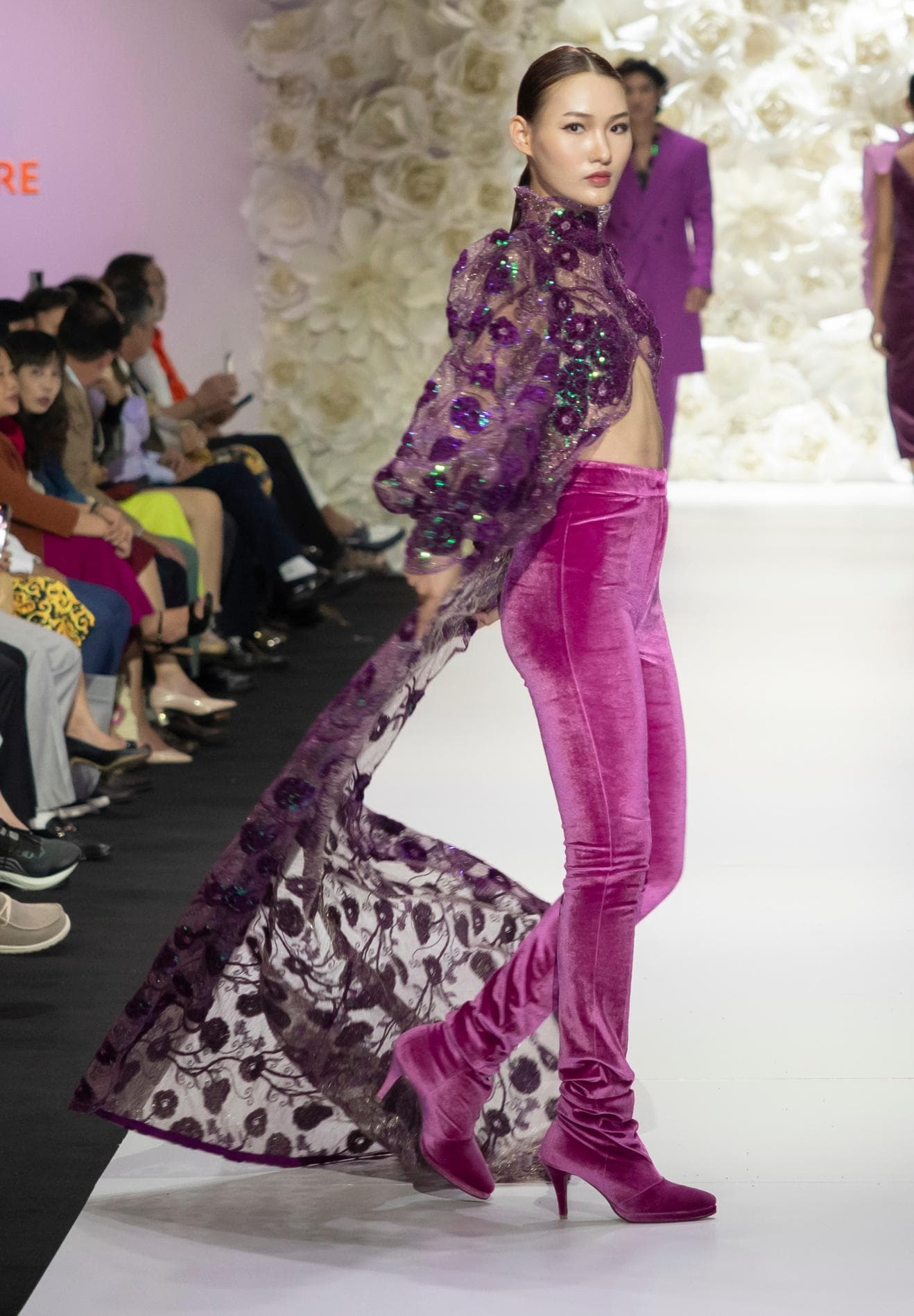 QUẦN NHUNG MÀU HỒNG GẮN LIỀN ỦNG 