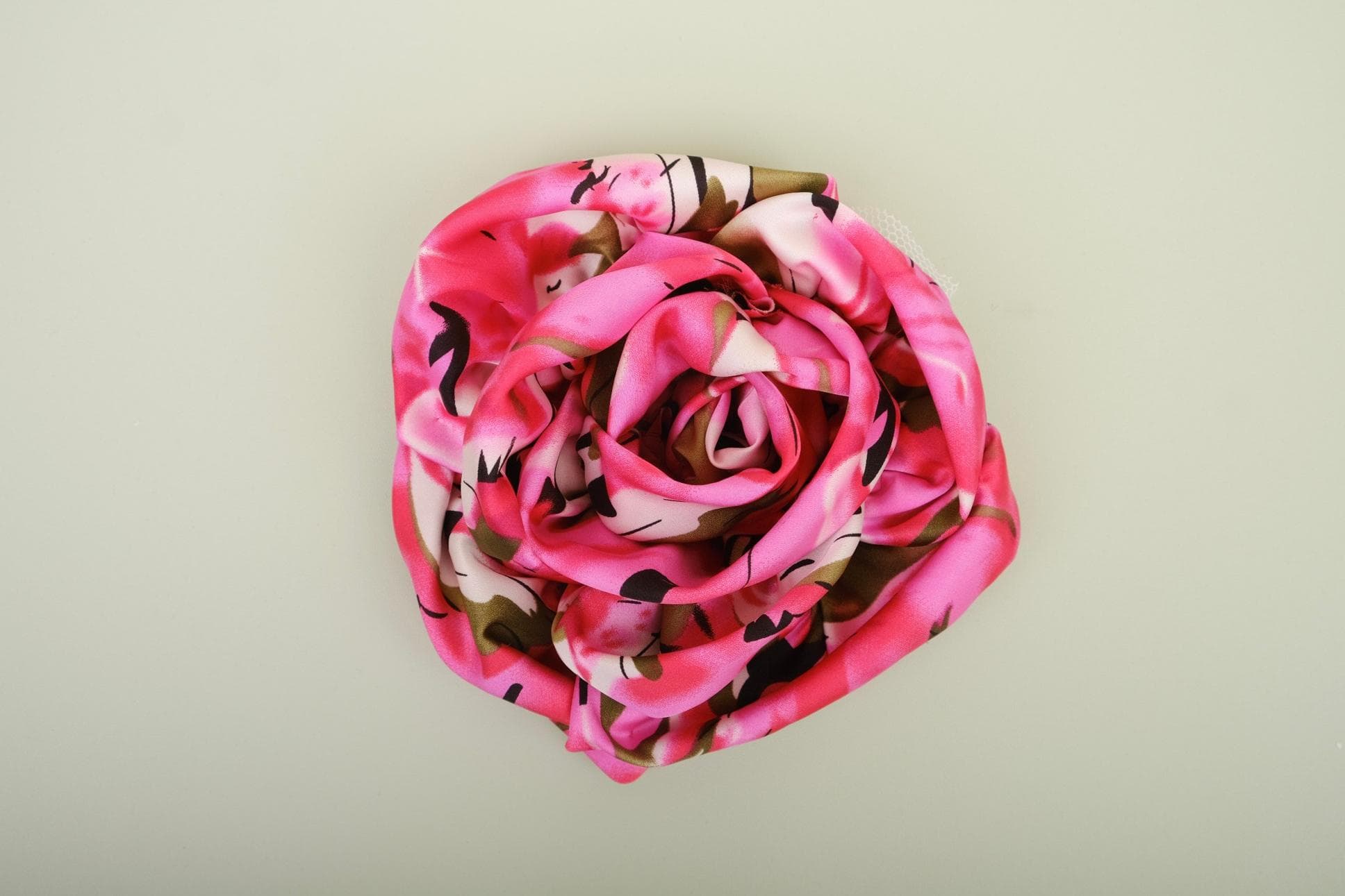 Hoa Hồng Làm Bằng Tay Nhiều Màu Sắc