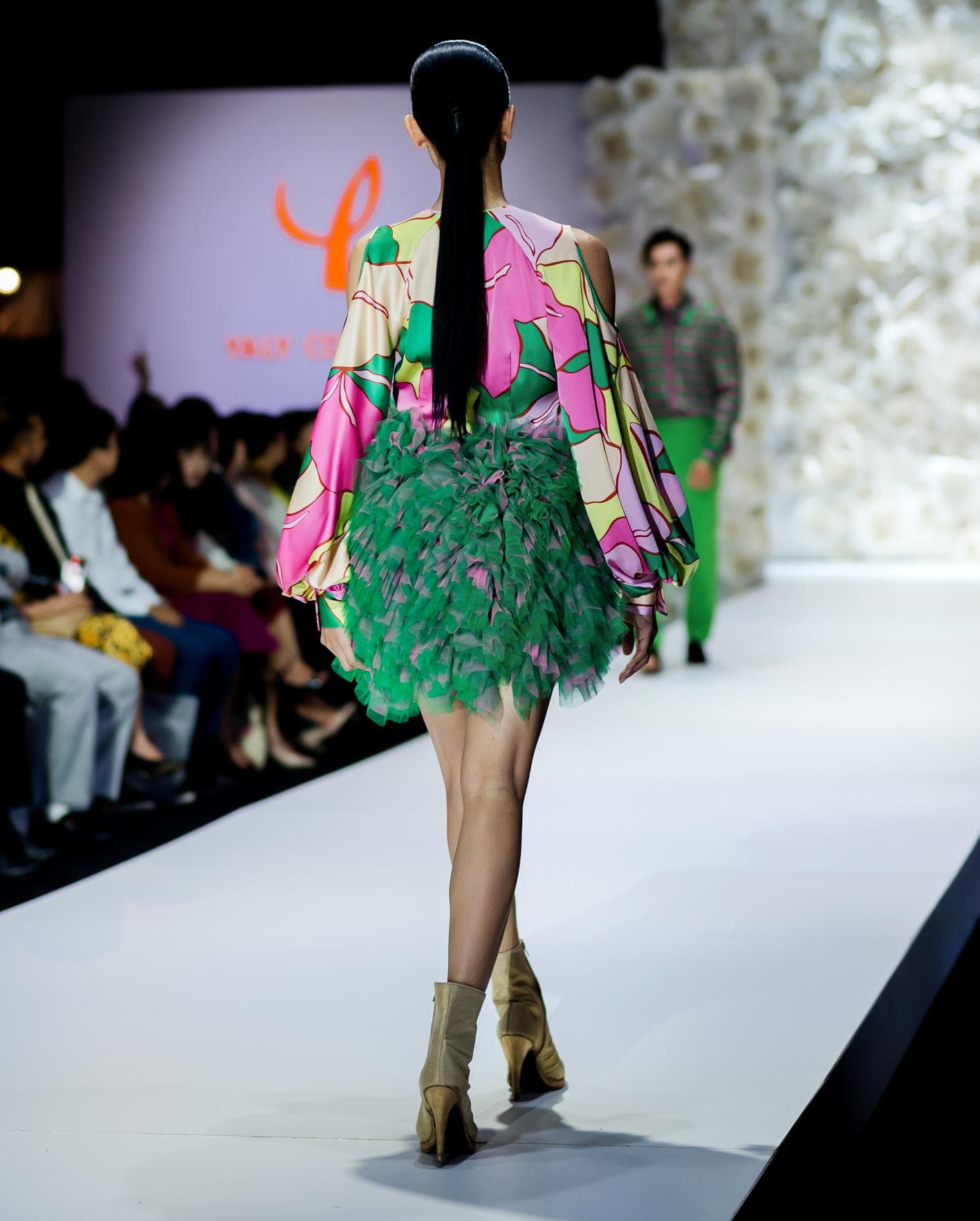 ÁO TOP LỤA HOA VĂN HỒNG VÀ XANH