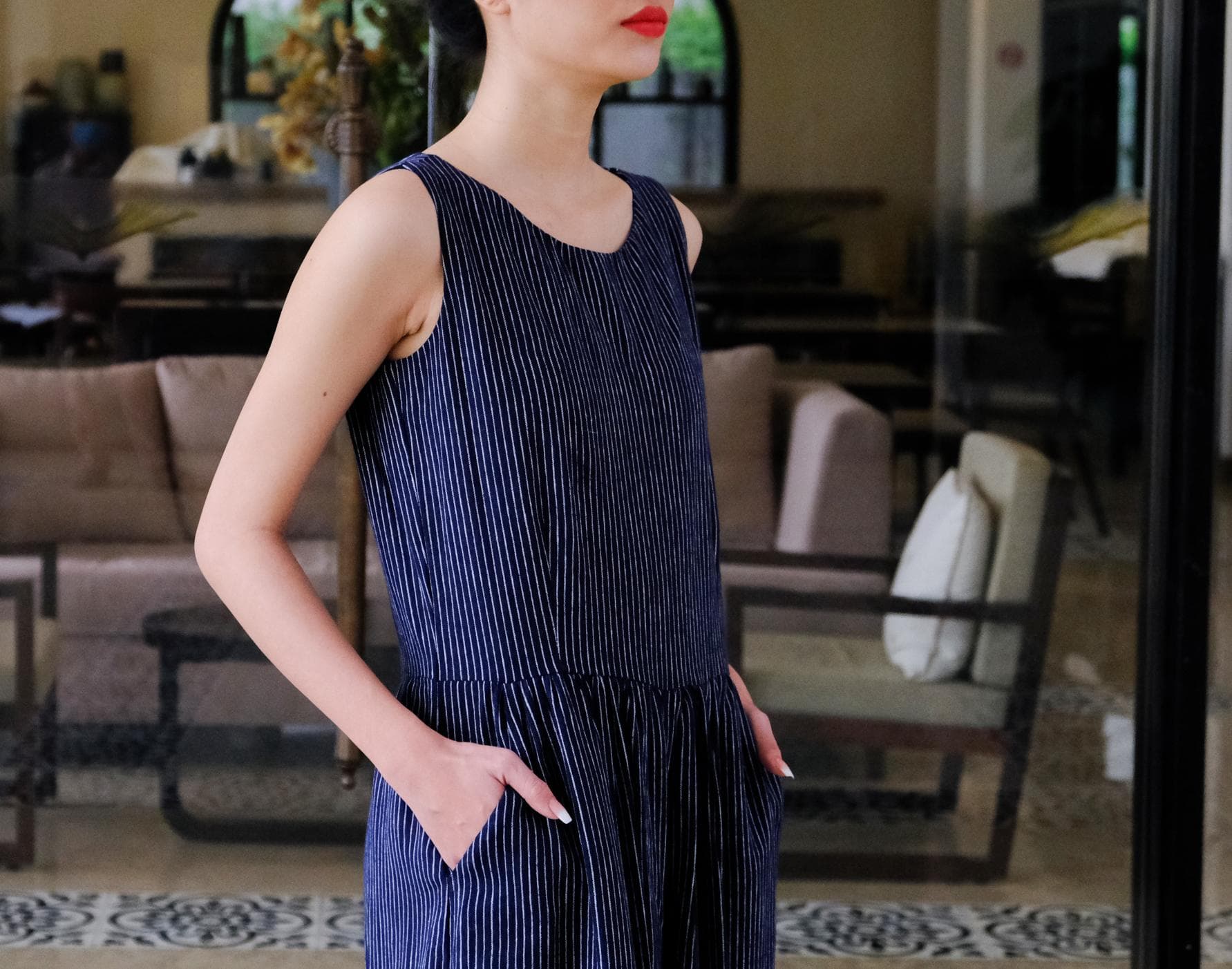 SLEEVELESS LINEN JUMPSUIT
